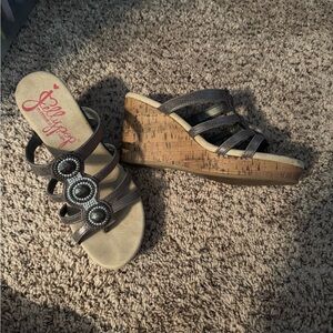 Jellypop Women's Brown and Black Wedge Sandals